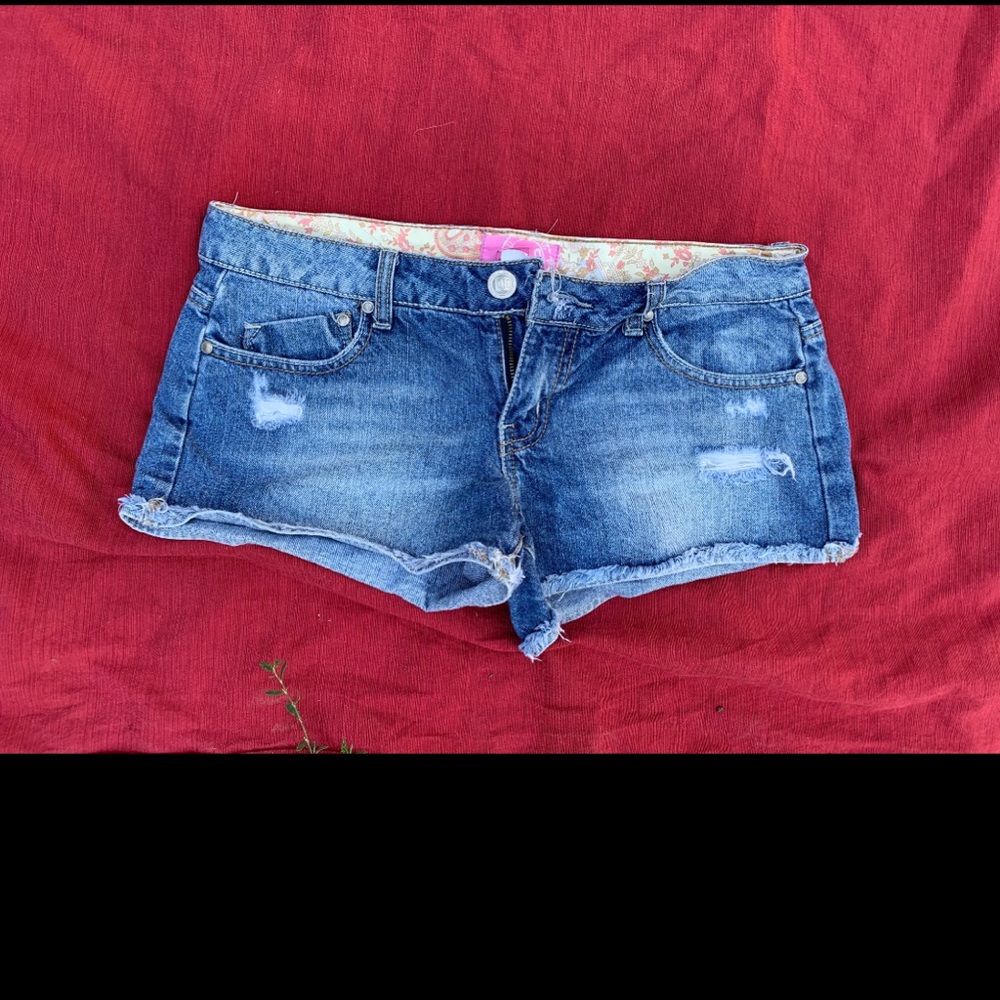 Shorts - Picture 5 of 13